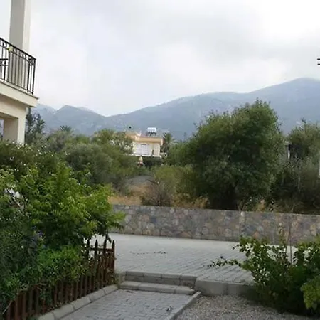 Cemaliye Apartamento Cirénia